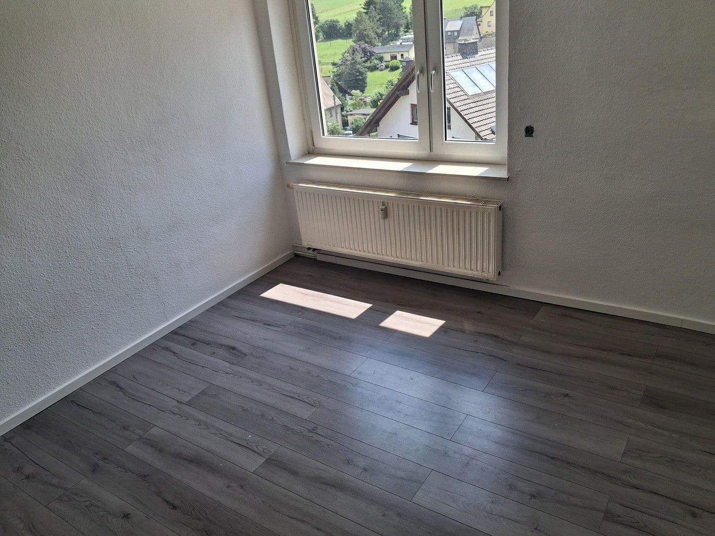 Prenájom bytu 3-izbový 75 m², Bergstraße 12, Drebach, Sasko Prenájom bytu 3-izbový 75 m², Bergstraße 12, Drebach, Sasko