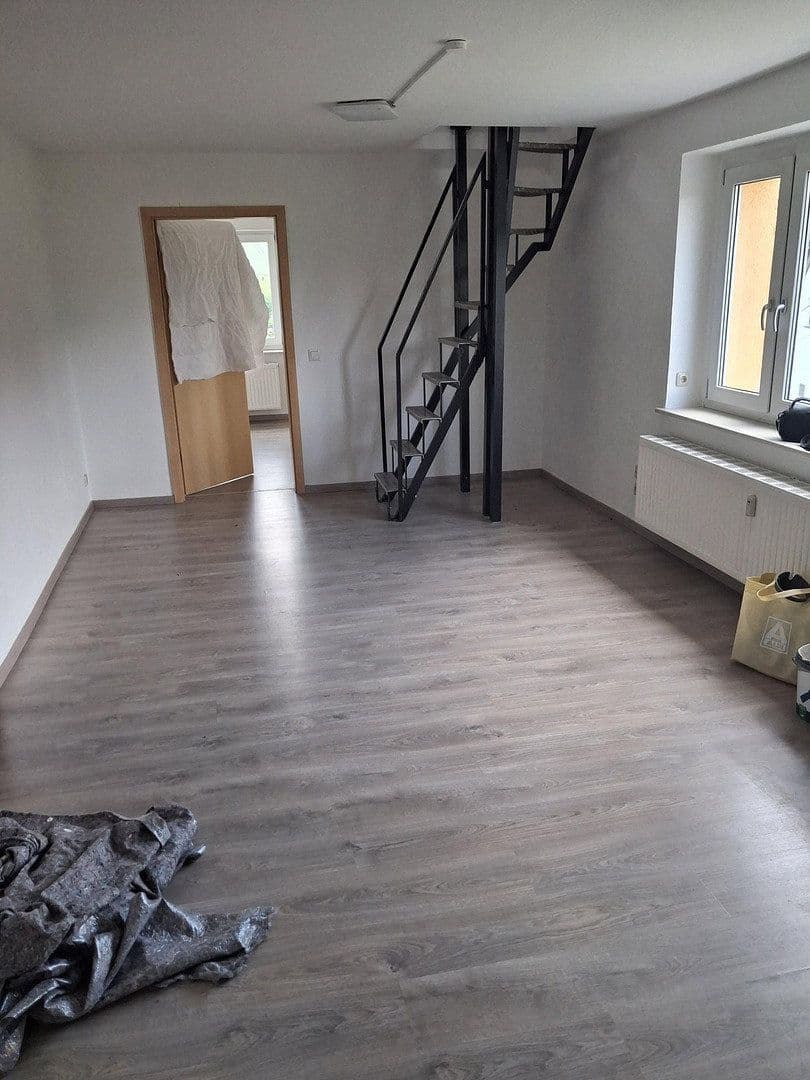 Prenájom bytu 4-izbový 100 m², Bergstraße 12, Drebach, Sasko Prenájom bytu 4-izbový 100 m², Bergstraße 12, Drebach, Sasko
