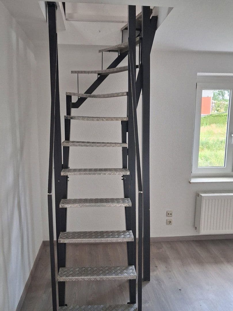 Prenájom bytu 4-izbový 100 m², Bergstraße 12, Drebach, Sasko Prenájom bytu 4-izbový 100 m², Bergstraße 12, Drebach, Sasko