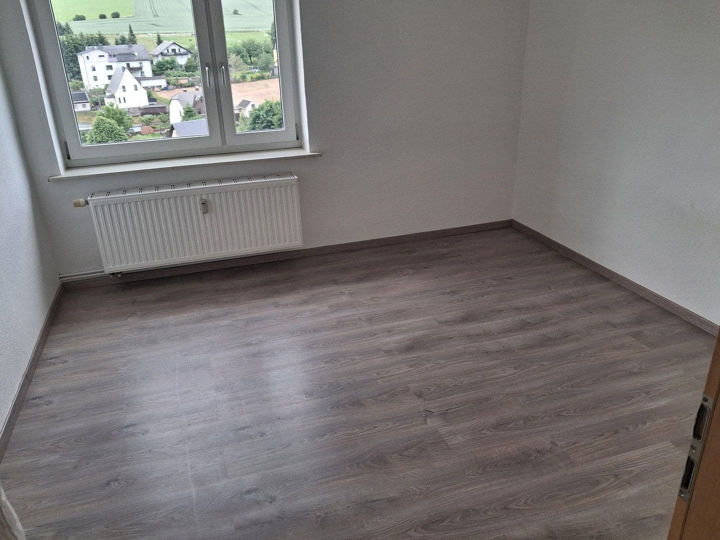 Prenájom bytu 4-izbový 100 m², Bergstraße 12, Drebach, Sasko Prenájom bytu 4-izbový 100 m², Bergstraße 12, Drebach, Sasko
