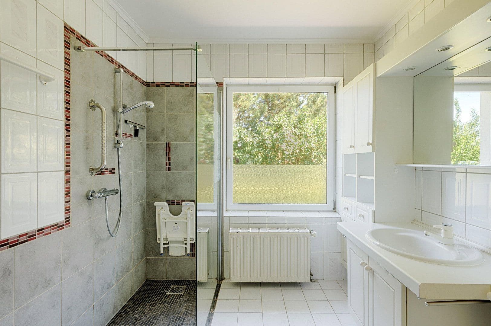 Predaj domu 219 m², pozemek 1.000 m², Rosengarten, Dolné Sasko Predaj domu 219 m², pozemek 1.000 m², Rosengarten, Dolné Sasko
