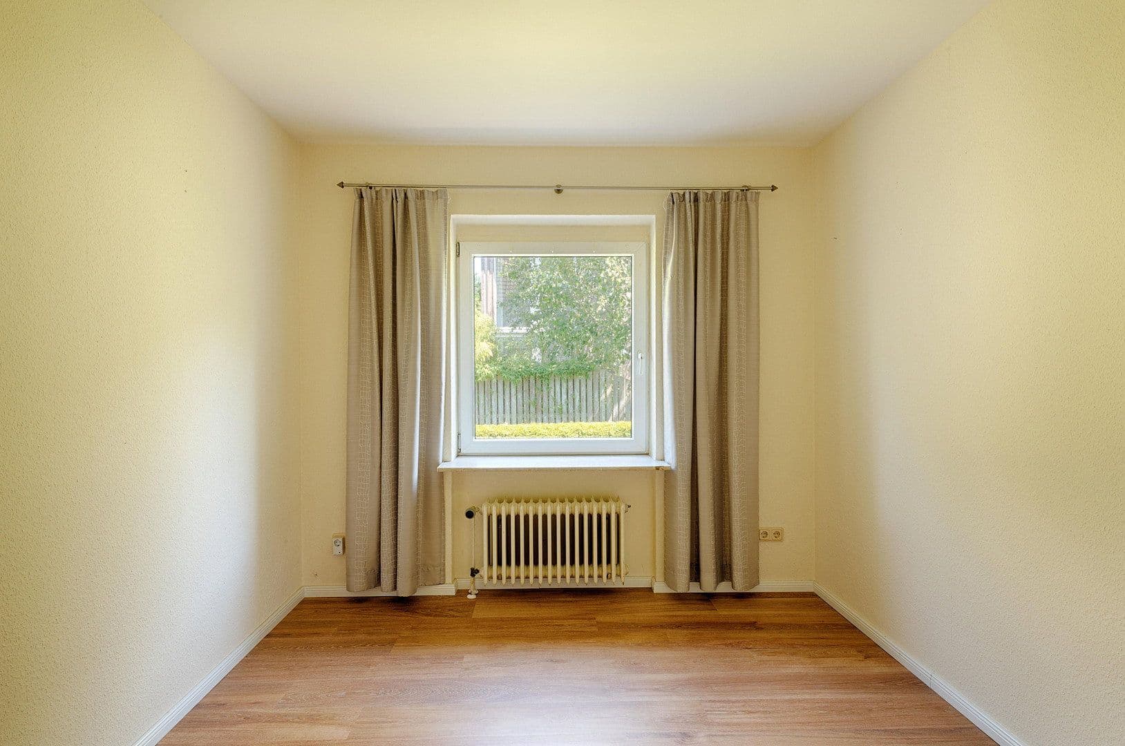 Predaj domu 219 m², pozemek 1.000 m², Rosengarten, Dolné Sasko Predaj domu 219 m², pozemek 1.000 m², Rosengarten, Dolné Sasko