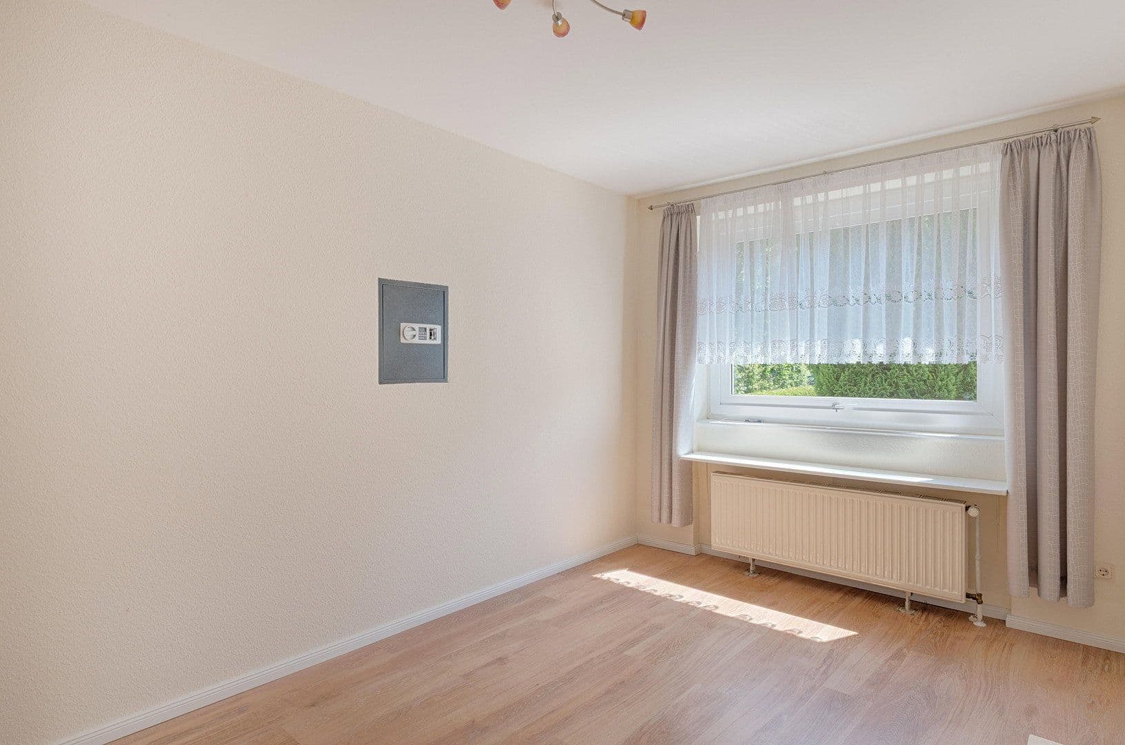 Predaj domu 219 m², pozemek 1.000 m², Rosengarten, Dolné Sasko Predaj domu 219 m², pozemek 1.000 m², Rosengarten, Dolné Sasko