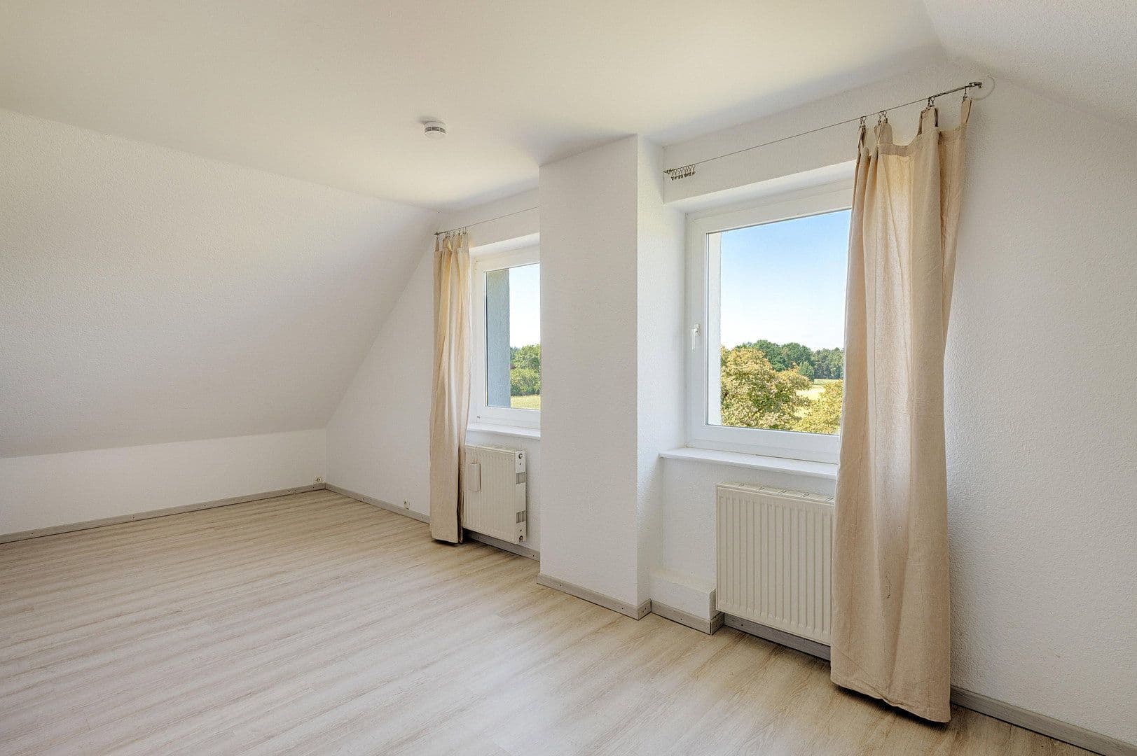 Predaj domu 219 m², pozemek 1.000 m², Rosengarten, Dolné Sasko Predaj domu 219 m², pozemek 1.000 m², Rosengarten, Dolné Sasko