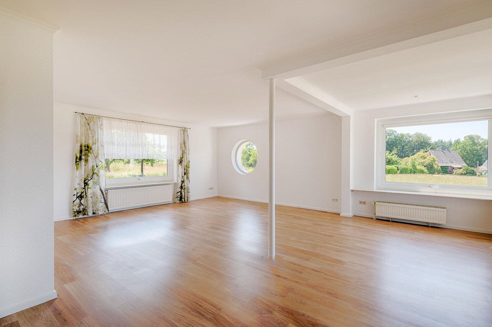 Predaj domu 219 m², pozemek 1.000 m², Rosengarten, Dolné Sasko Predaj domu 219 m², pozemek 1.000 m², Rosengarten, Dolné Sasko