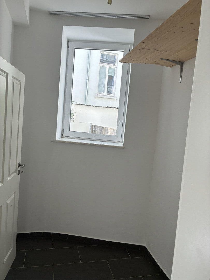 Prenájom bytu 4-izbový 120 m², Bonn, Severné Porýnie - Westfálsko Prenájom bytu 4-izbový 120 m², Bonn, Severné Porýnie - Westfálsko