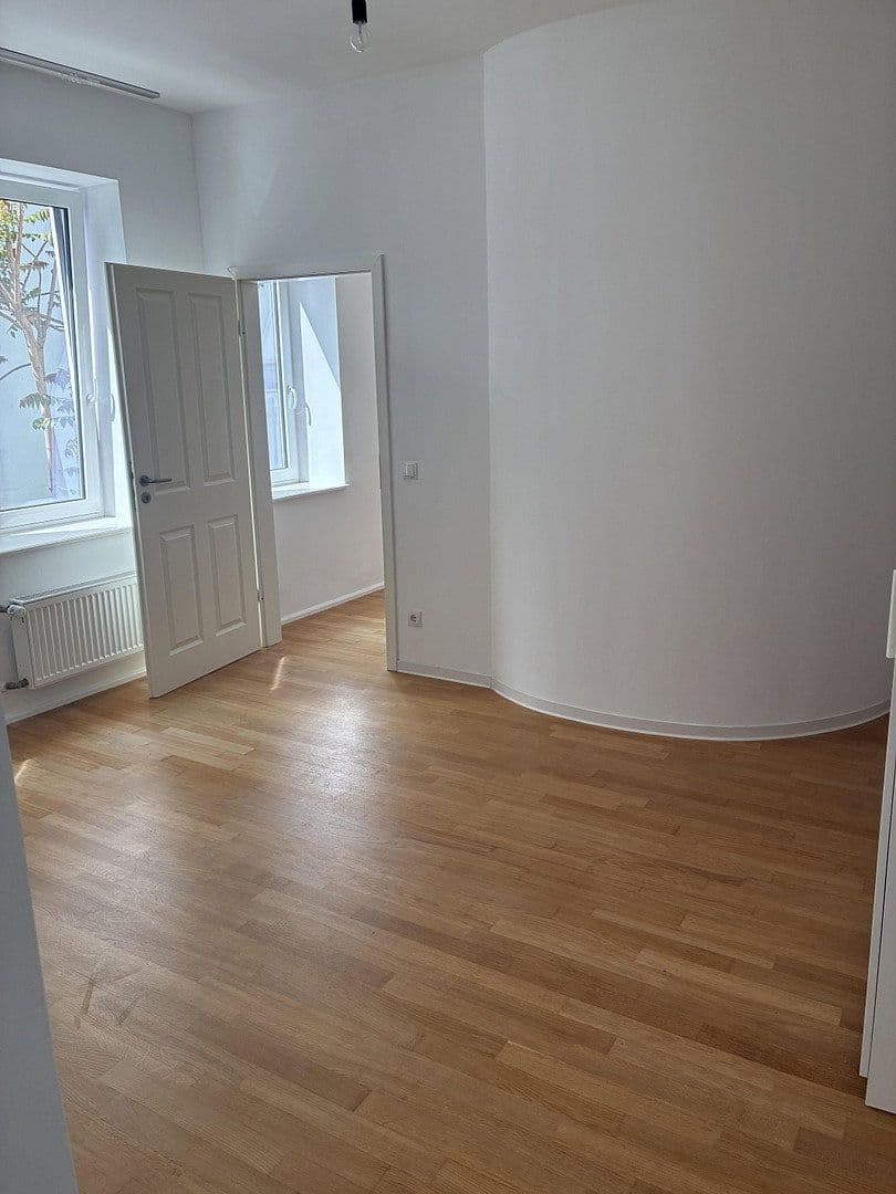 Prenájom bytu 4-izbový 120 m², Bonn, Severné Porýnie - Westfálsko Prenájom bytu 4-izbový 120 m², Bonn, Severné Porýnie - Westfálsko