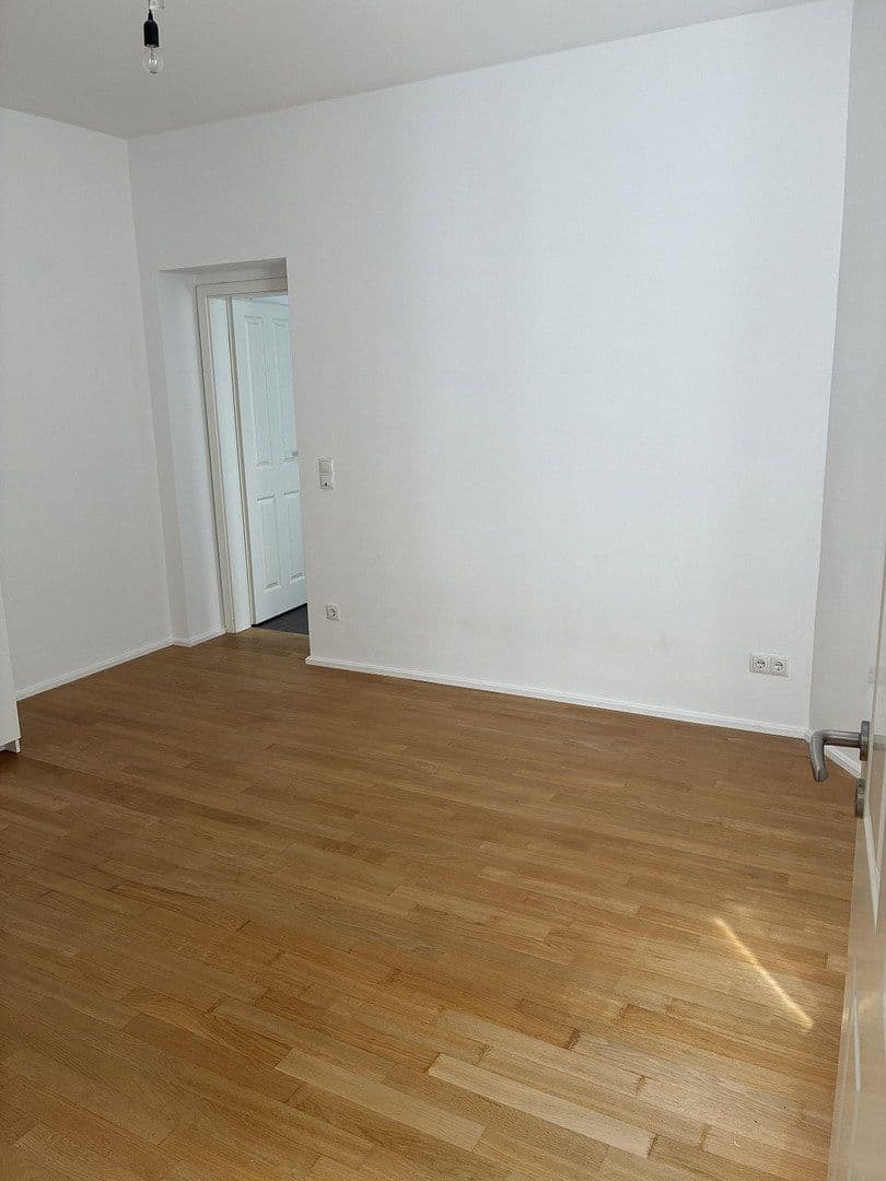 Prenájom bytu 4-izbový 120 m², Bonn, Severné Porýnie - Westfálsko Prenájom bytu 4-izbový 120 m², Bonn, Severné Porýnie - Westfálsko