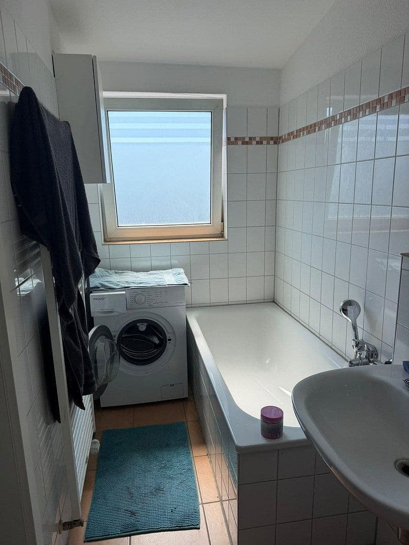Prenájom bytu 2-izbový 39 m², Stixchesstrasse 18, Leverkusen, Severné Porýnie - Westfálsko Prenájom bytu 2-izbový 39 m², Stixchesstrasse 18, Leverkusen, Severné Porýnie - Westfálsko
