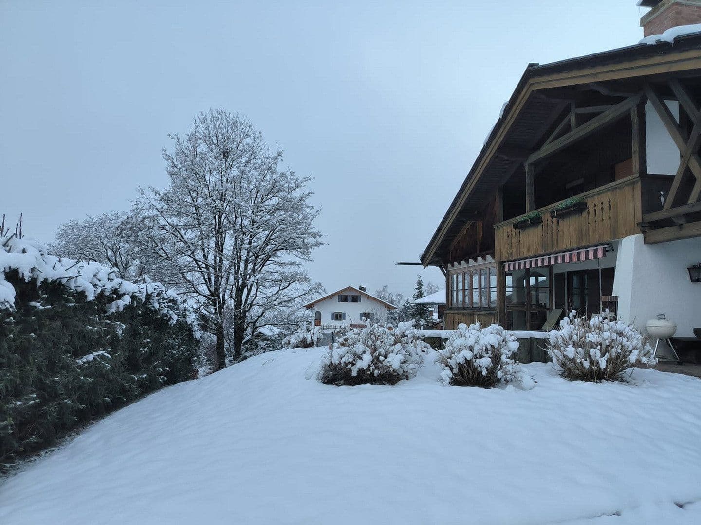 Predaj domu 222 m², pozemek 996 m², Hochgernweg 47, Unterwössen, Bavorsko Predaj domu 222 m², pozemek 996 m², Hochgernweg 47, Unterwössen, Bavorsko