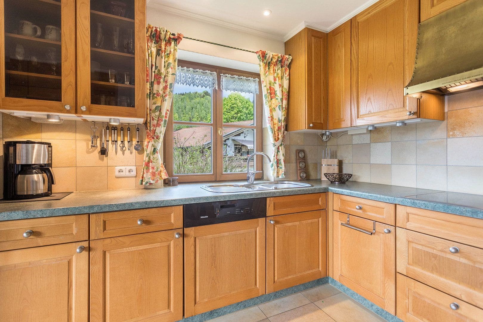 Predaj domu 222 m², pozemek 996 m², Hochgernweg 47, Unterwössen, Bavorsko Predaj domu 222 m², pozemek 996 m², Hochgernweg 47, Unterwössen, Bavorsko