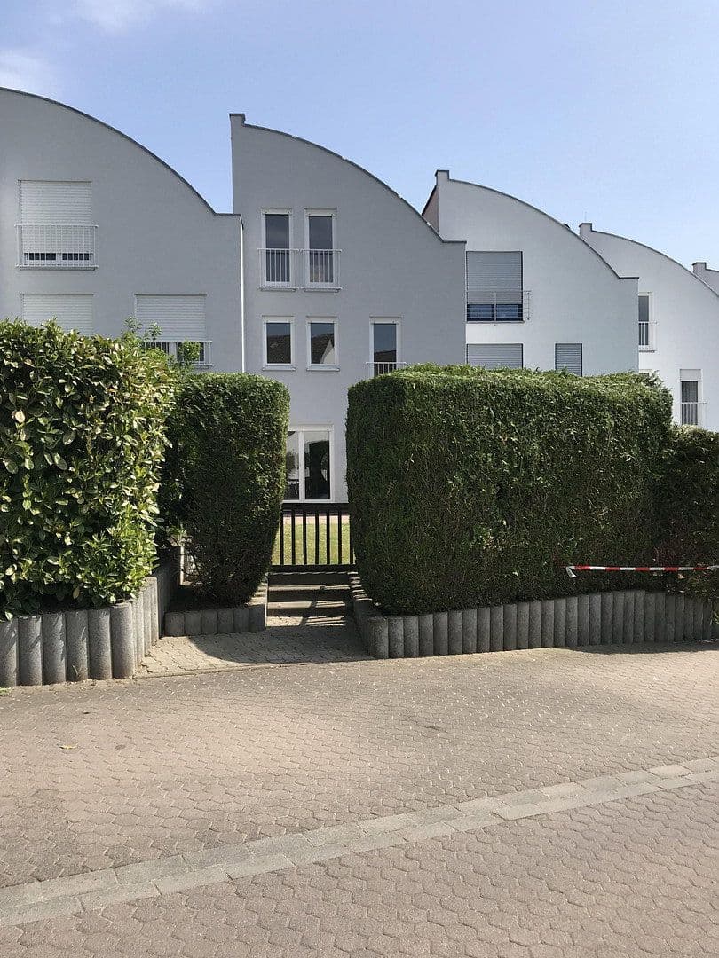Prenájom domu 230 m², pozemek 250 m², Wiesbaden-Sonnenberg, Hesensko Prenájom domu 230 m², pozemek 250 m², Wiesbaden-Sonnenberg, Hesensko
