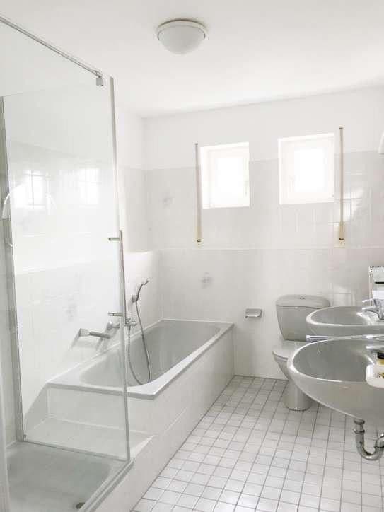 Prenájom domu 230 m², pozemek 250 m², Wiesbaden-Sonnenberg, Hesensko Prenájom domu 230 m², pozemek 250 m², Wiesbaden-Sonnenberg, Hesensko