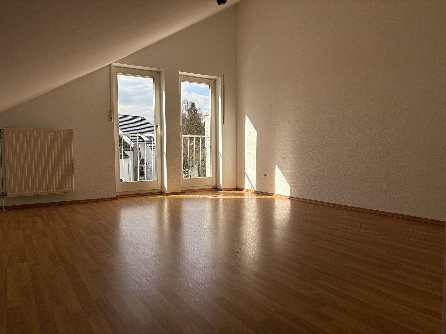 Prenájom domu 230 m², pozemek 250 m², Wiesbaden-Sonnenberg, Hesensko Prenájom domu 230 m², pozemek 250 m², Wiesbaden-Sonnenberg, Hesensko