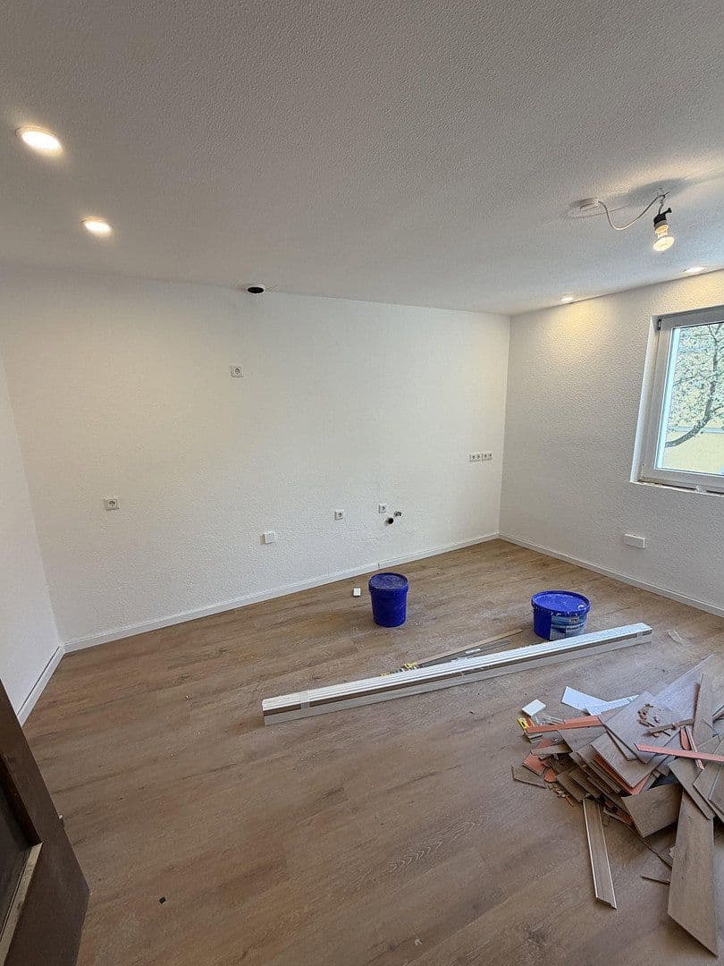 Prenájom bytu 4-izbový 96 m², Rheinstr 16, Solingen, Severné Porýnie - Westfálsko Prenájom bytu 4-izbový 96 m², Rheinstr 16, Solingen, Severné Porýnie - Westfálsko