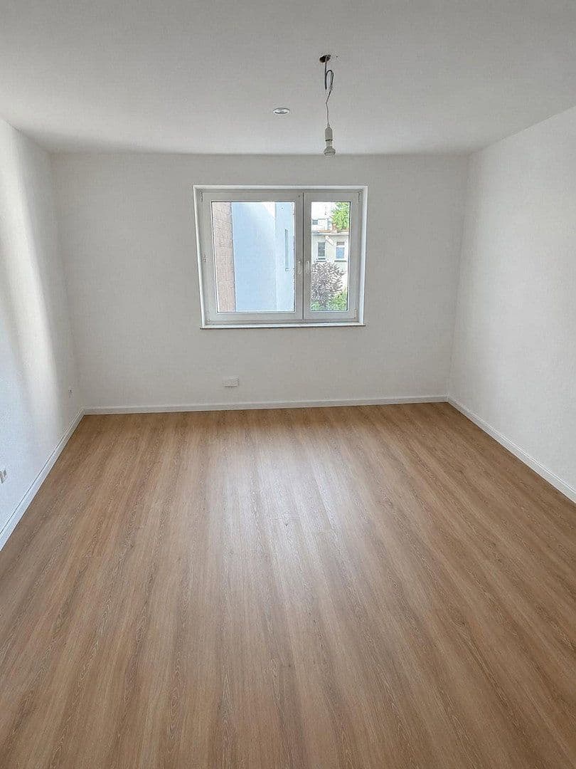 Prenájom bytu 4-izbový 96 m², Rheinstr 16, Solingen, Severné Porýnie - Westfálsko Prenájom bytu 4-izbový 96 m², Rheinstr 16, Solingen, Severné Porýnie - Westfálsko