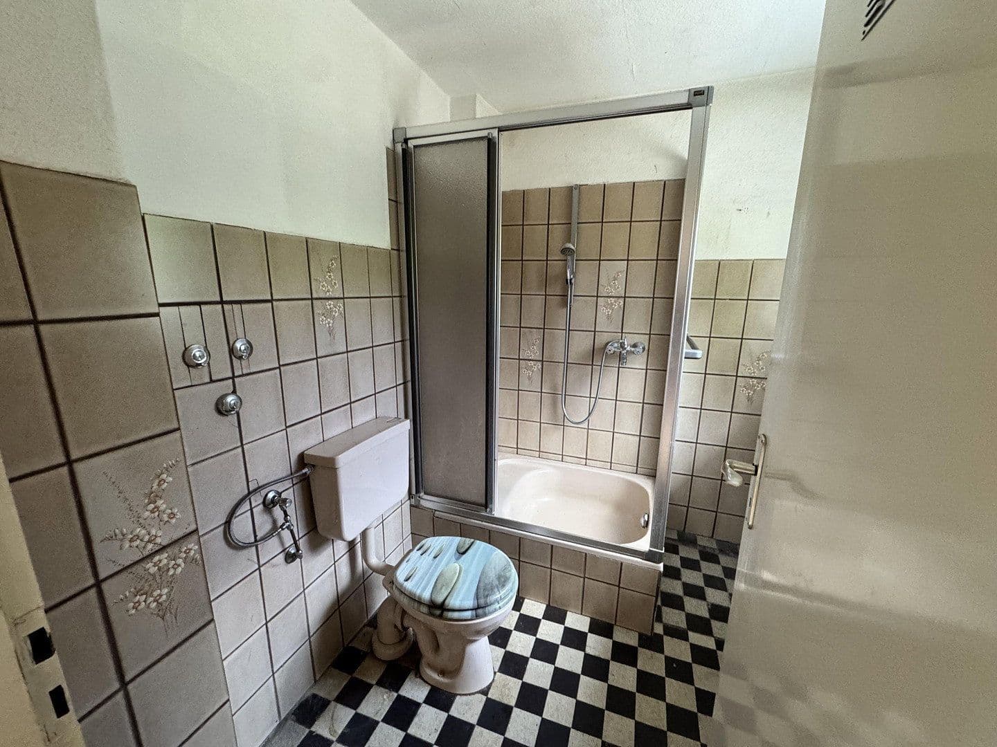 Predaj domu 89 m², pozemek 400 m², Bremerhaven, Brémy Predaj domu 89 m², pozemek 400 m², Bremerhaven, Brémy