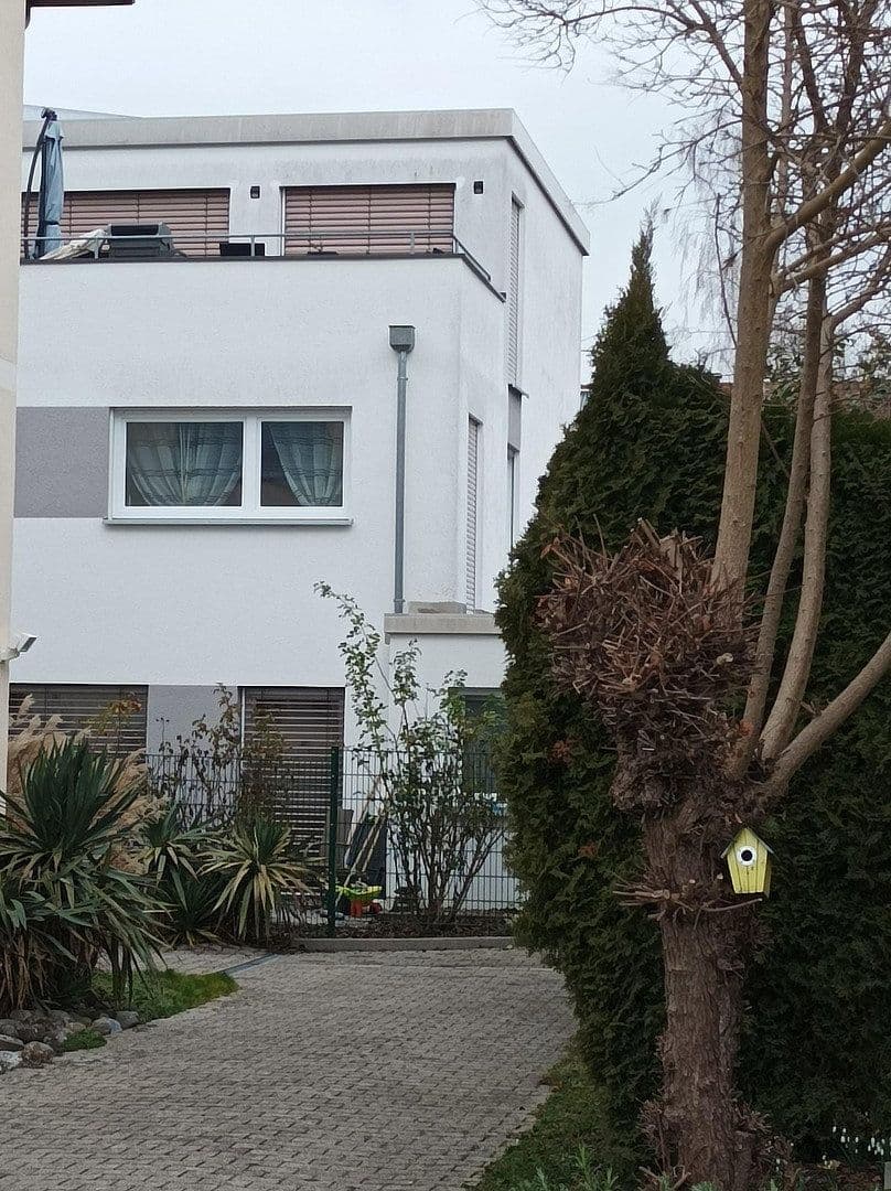 Prenájom bytu 4-izbový 119 m², Uhldingen-Mühlhofen, Bádensko-Wurttembersko Prenájom bytu 4-izbový 119 m², Uhldingen-Mühlhofen, Bádensko-Wurttembersko