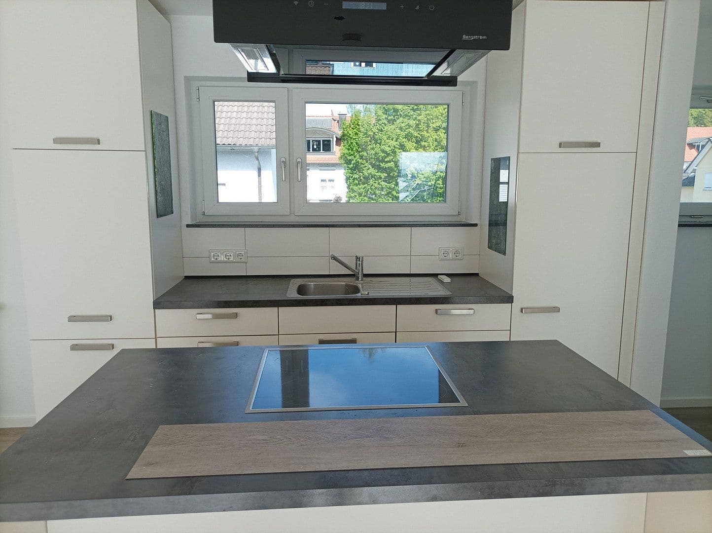 Prenájom bytu 4-izbový 119 m², Uhldingen-Mühlhofen, Bádensko-Wurttembersko Prenájom bytu 4-izbový 119 m², Uhldingen-Mühlhofen, Bádensko-Wurttembersko