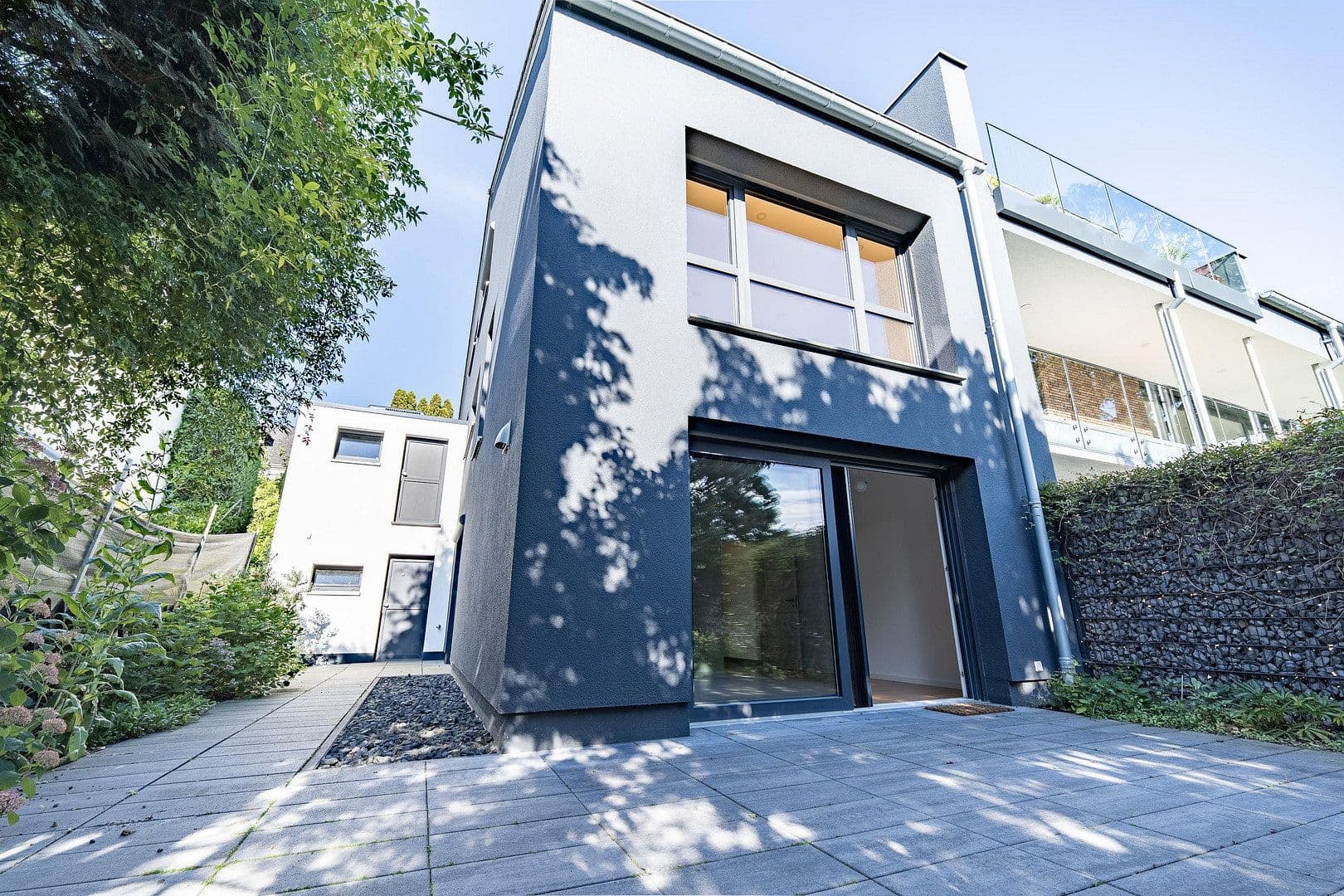 Prenájom bytu 4-izbový 210 m², Koblenz, Porýnie-Falcko Prenájom bytu 4-izbový 210 m², Koblenz, Porýnie-Falcko