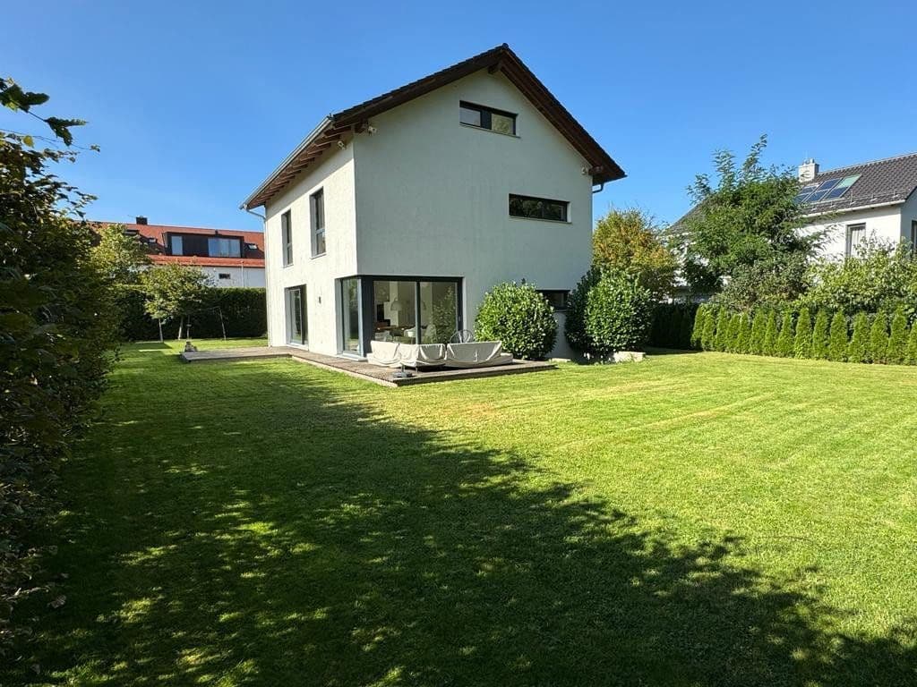 Predaj domu 240 m², pozemek 890 m², Grünwald, Bavorsko Predaj domu 240 m², pozemek 890 m², Grünwald, Bavorsko