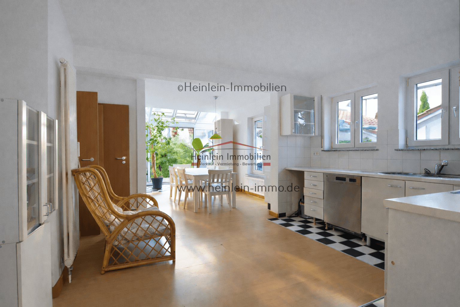 Predaj domu 184 m², pozemek 370 m², Griesheim, Hesensko Predaj domu 184 m², pozemek 370 m², Griesheim, Hesensko