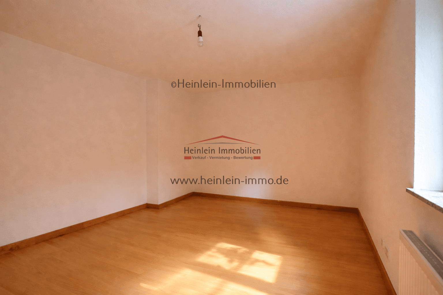 Predaj domu 184 m², pozemek 370 m², Griesheim, Hesensko Predaj domu 184 m², pozemek 370 m², Griesheim, Hesensko