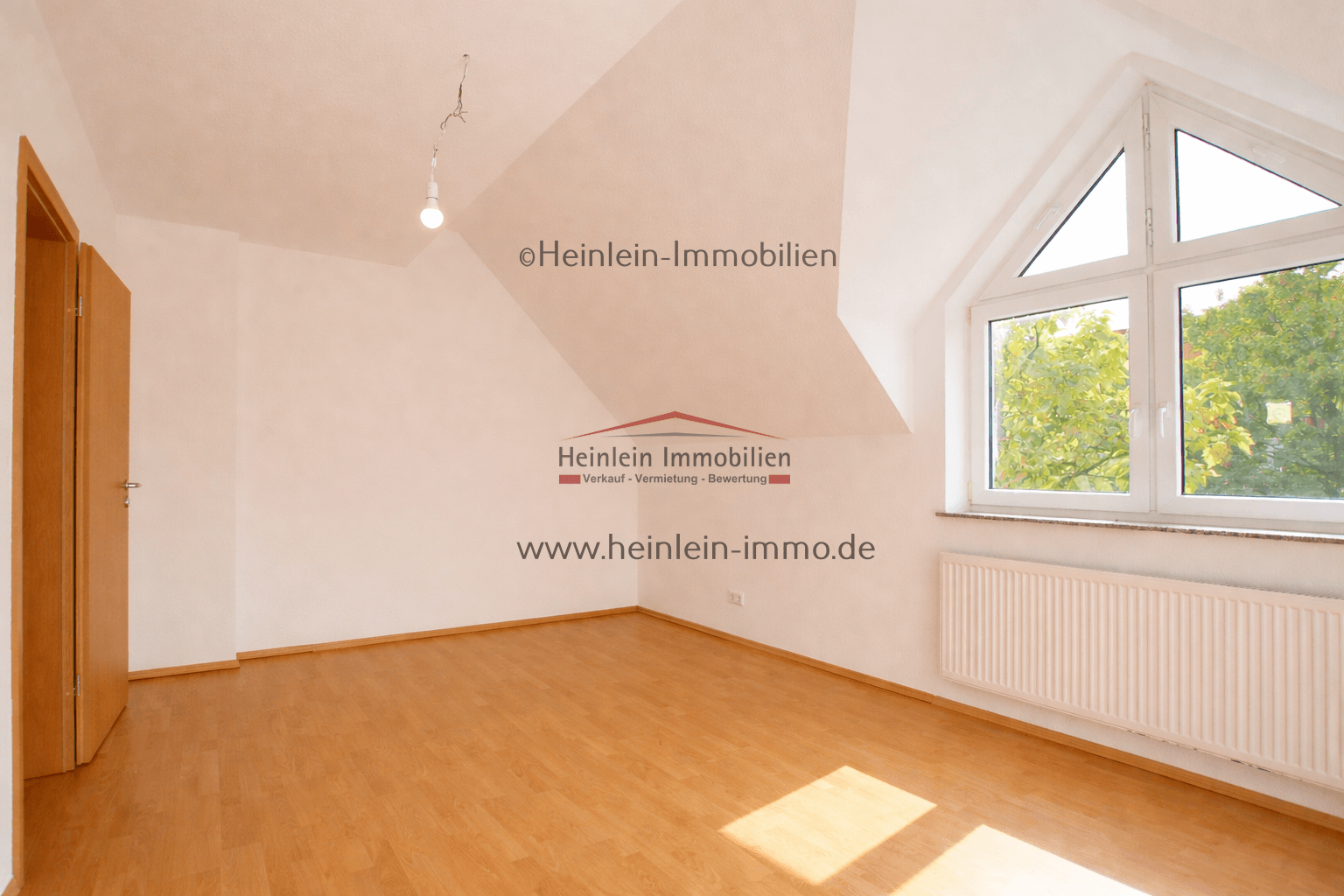Predaj domu 184 m², pozemek 370 m², Griesheim, Hesensko Predaj domu 184 m², pozemek 370 m², Griesheim, Hesensko