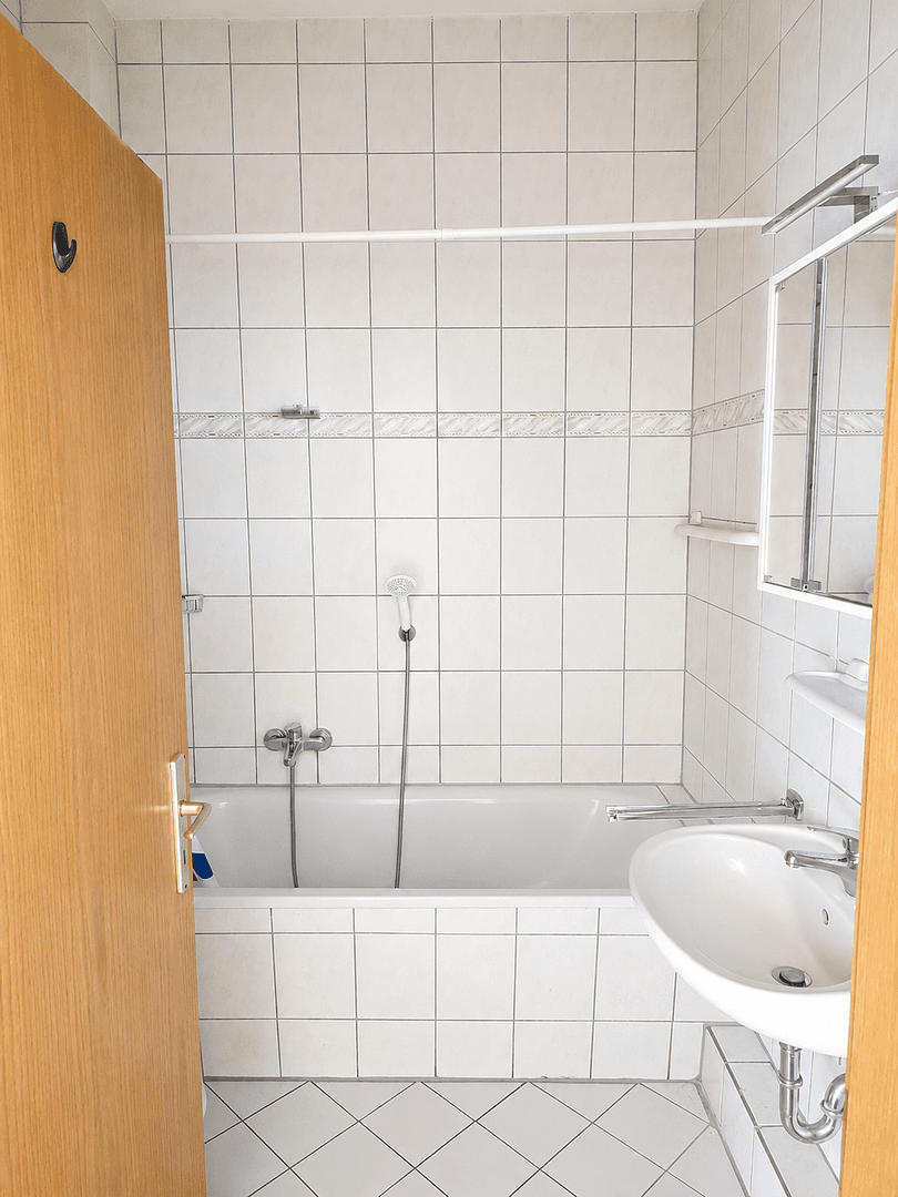 Prenájom bytu 2-izbový 58 m², Merseburger Str. 197, Halle (Saale), Sasko-Anhaltsko Prenájom bytu 2-izbový 58 m², Merseburger Str. 197, Halle (Saale), Sasko-Anhaltsko
