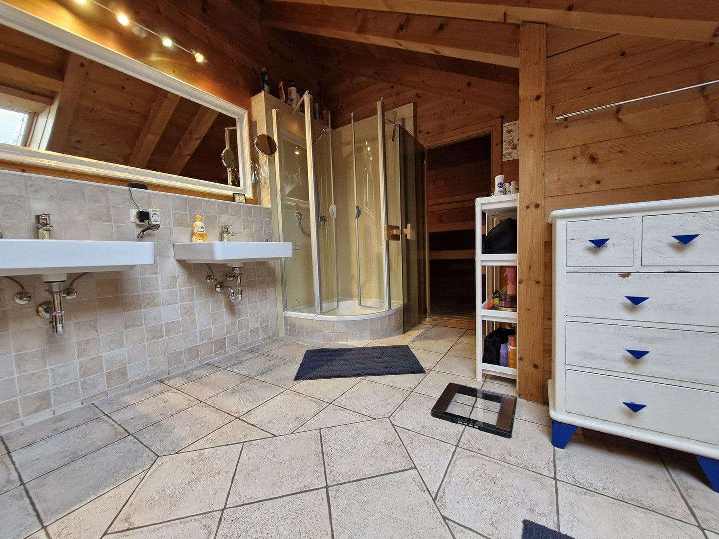 Prenájom bytu 6-izbový 164 m², Bernau am Chiemsee, Bavorsko Prenájom bytu 6-izbový 164 m², Bernau am Chiemsee, Bavorsko