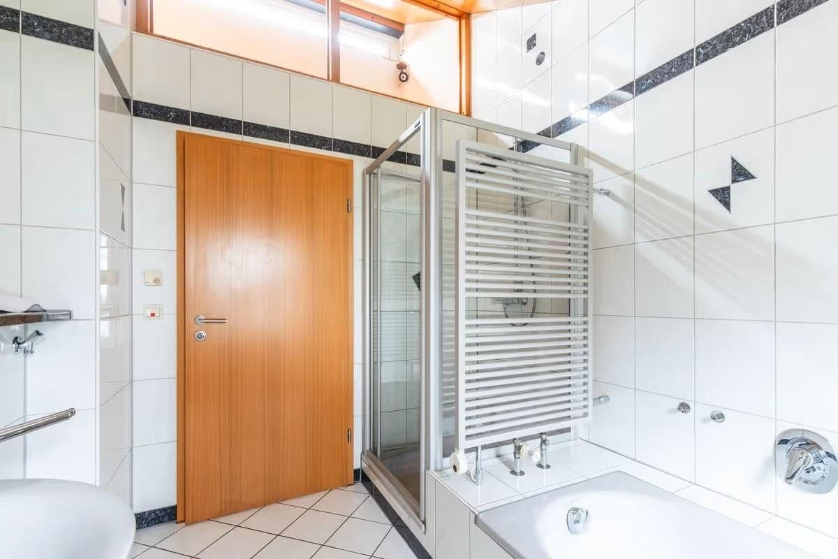 Prenájom bytu 2-izbový 76 m², Weinheim, Bádensko-Wurttembersko Prenájom bytu 2-izbový 76 m², Weinheim, Bádensko-Wurttembersko