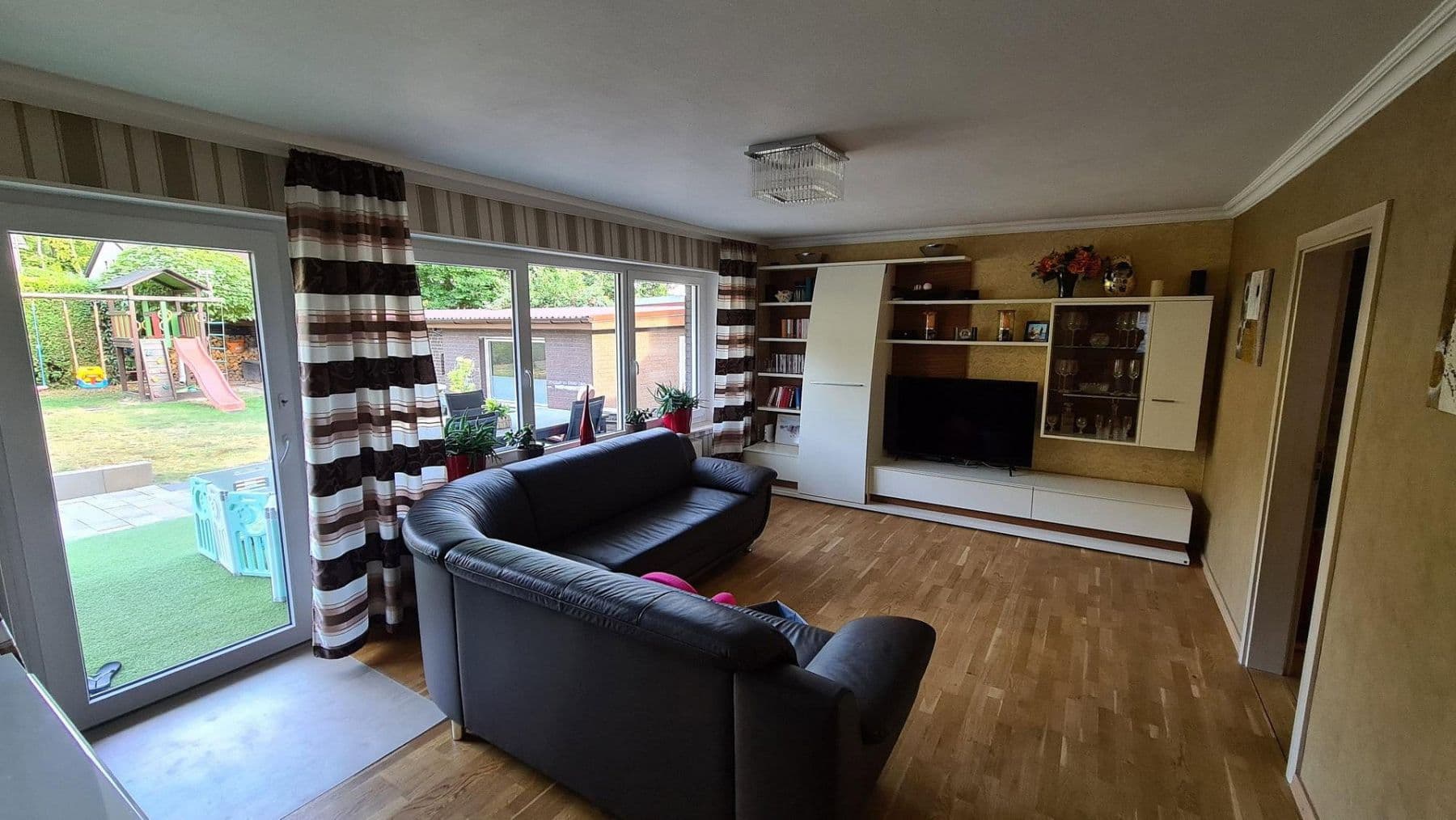 Predaj bytu 5-izbový 110 m², Osnabrück, Dolné Sasko Predaj bytu 5-izbový 110 m², Osnabrück, Dolné Sasko