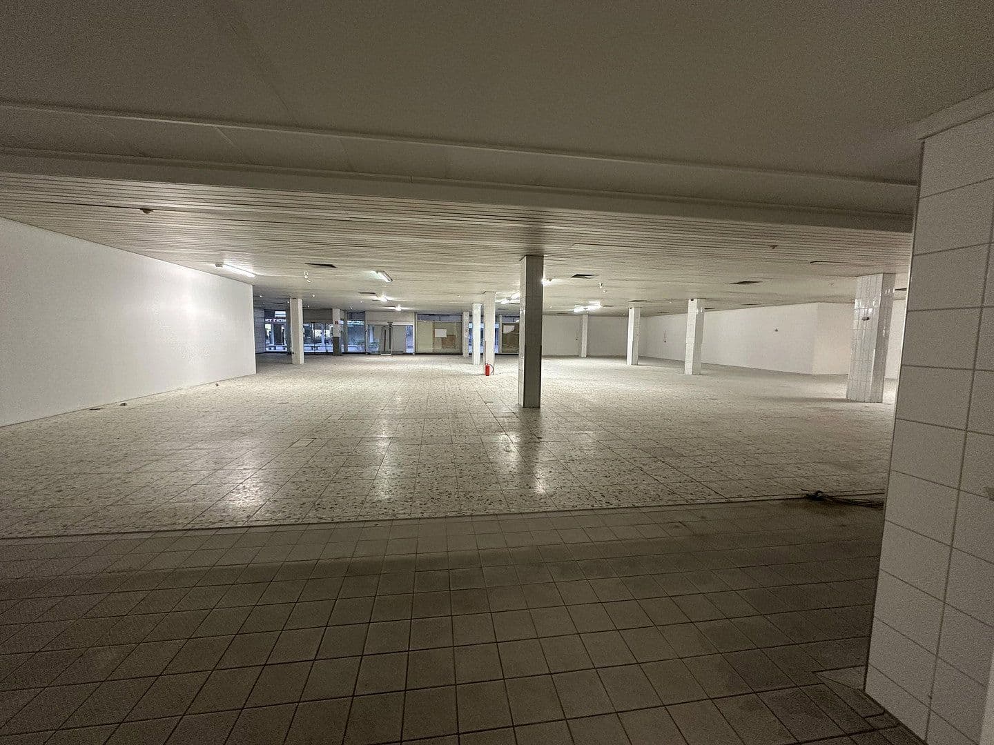 Prenájom nebytového priestoru 1.236 m², MierendorffWeg 19, Essen, Severné Porýnie - Westfálsko Prenájom nebytového priestoru 1.236 m², MierendorffWeg 19, Essen, Severné Porýnie - Westfálsko