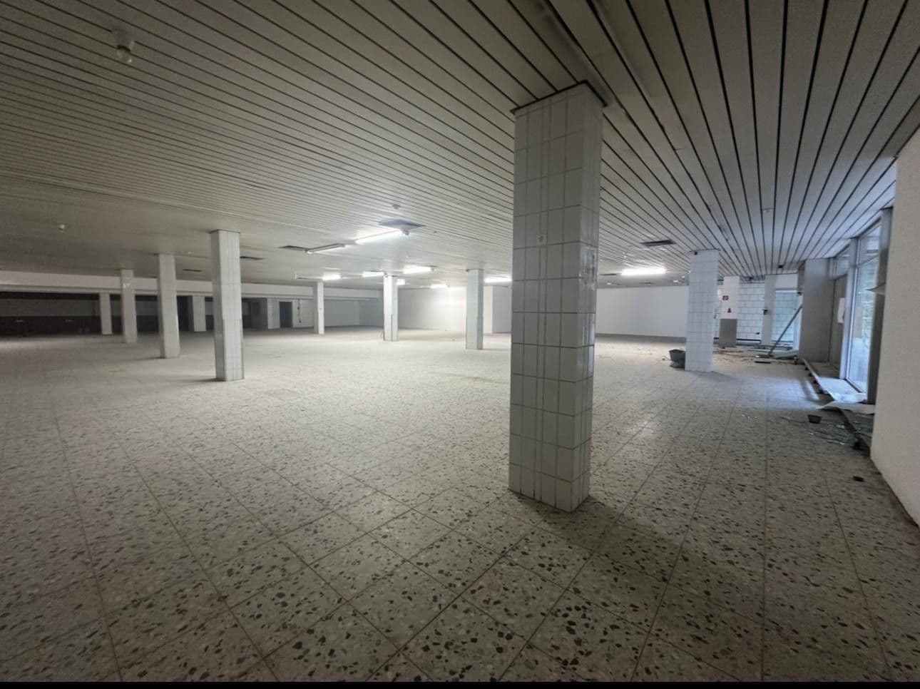 Prenájom nebytového priestoru 1.236 m², MierendorffWeg 19, Essen, Severné Porýnie - Westfálsko Prenájom nebytového priestoru 1.236 m², MierendorffWeg 19, Essen, Severné Porýnie - Westfálsko