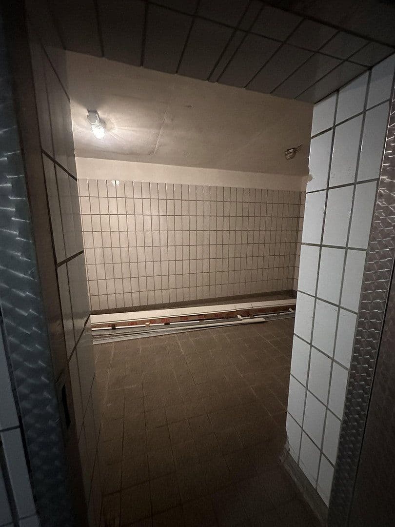 Prenájom nebytového priestoru 1.236 m², MierendorffWeg 19, Essen, Severné Porýnie - Westfálsko Prenájom nebytového priestoru 1.236 m², MierendorffWeg 19, Essen, Severné Porýnie - Westfálsko