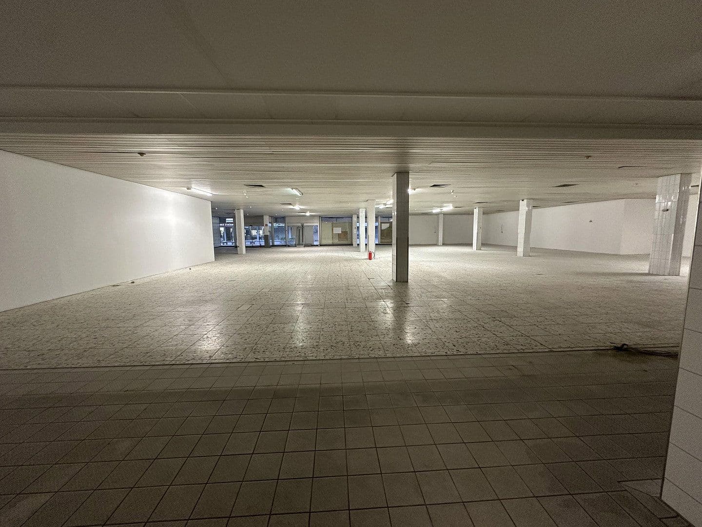 Prenájom nebytového priestoru 1.236 m², MierendorffWeg 19, Essen, Severné Porýnie - Westfálsko Prenájom nebytového priestoru 1.236 m², MierendorffWeg 19, Essen, Severné Porýnie - Westfálsko