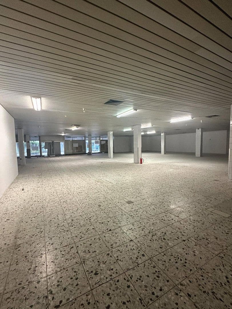 Prenájom nebytového priestoru 1.236 m², MierendorffWeg 19, Essen, Severné Porýnie - Westfálsko Prenájom nebytového priestoru 1.236 m², MierendorffWeg 19, Essen, Severné Porýnie - Westfálsko