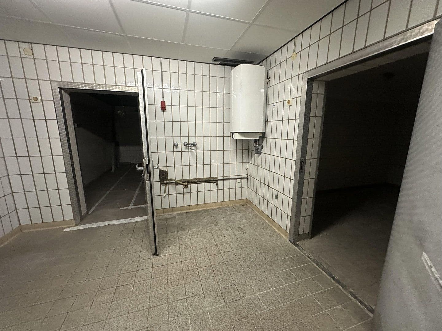 Prenájom nebytového priestoru 1.236 m², MierendorffWeg 19, Essen, Severné Porýnie - Westfálsko Prenájom nebytového priestoru 1.236 m², MierendorffWeg 19, Essen, Severné Porýnie - Westfálsko