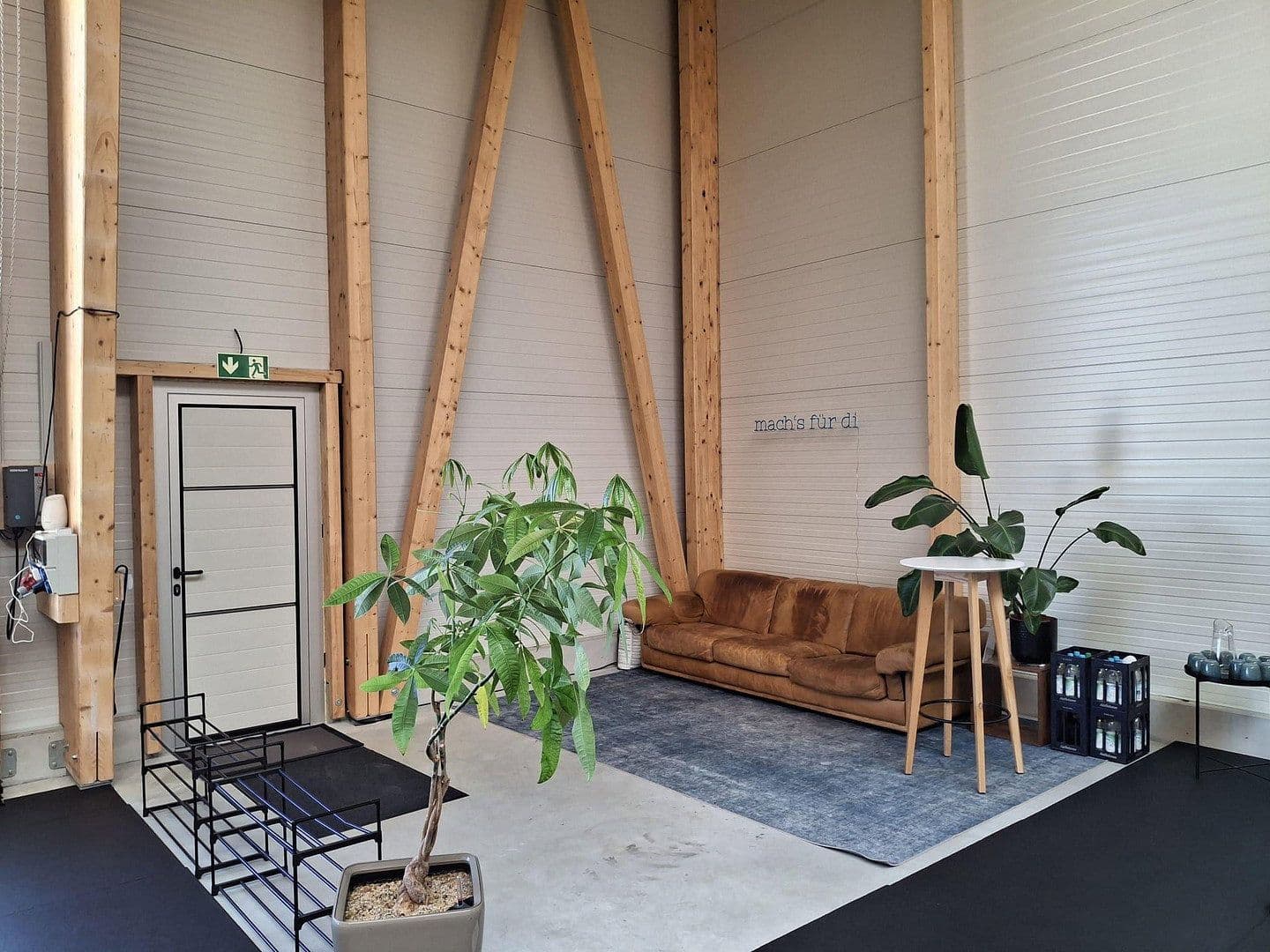 Prenájom nebytového priestoru 334 m², Hemau, Bavorsko Prenájom nebytového priestoru 334 m², Hemau, Bavorsko