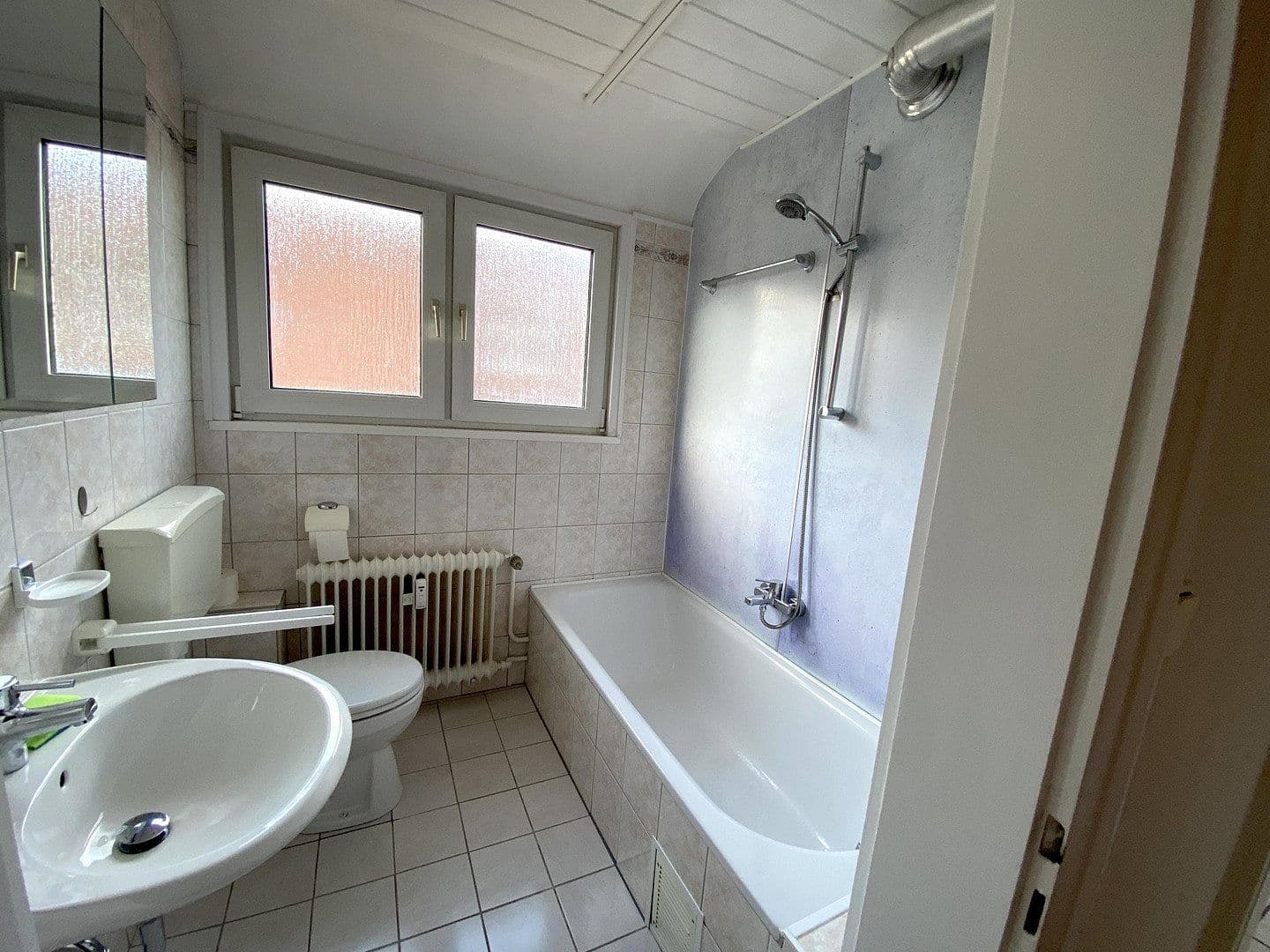 Prenájom bytu 3-izbový 53 m², Kaiserslautern, Porýnie-Falcko Prenájom bytu 3-izbový 53 m², Kaiserslautern, Porýnie-Falcko