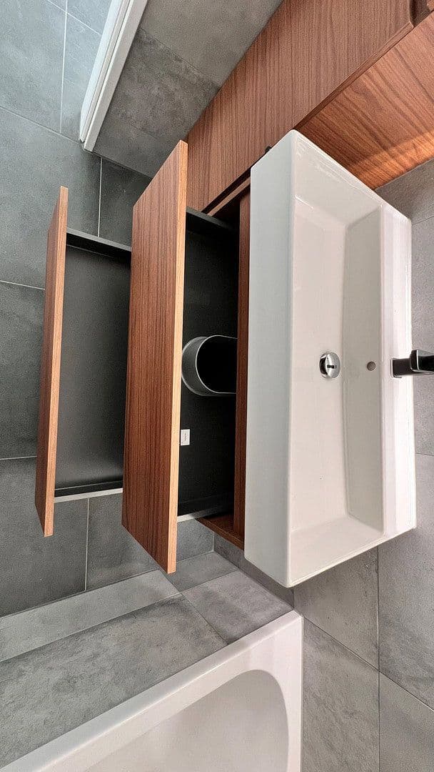 Prenájom bytu 3-izbový 77 m², Mettmann, Severné Porýnie - Westfálsko Prenájom bytu 3-izbový 77 m², Mettmann, Severné Porýnie - Westfálsko