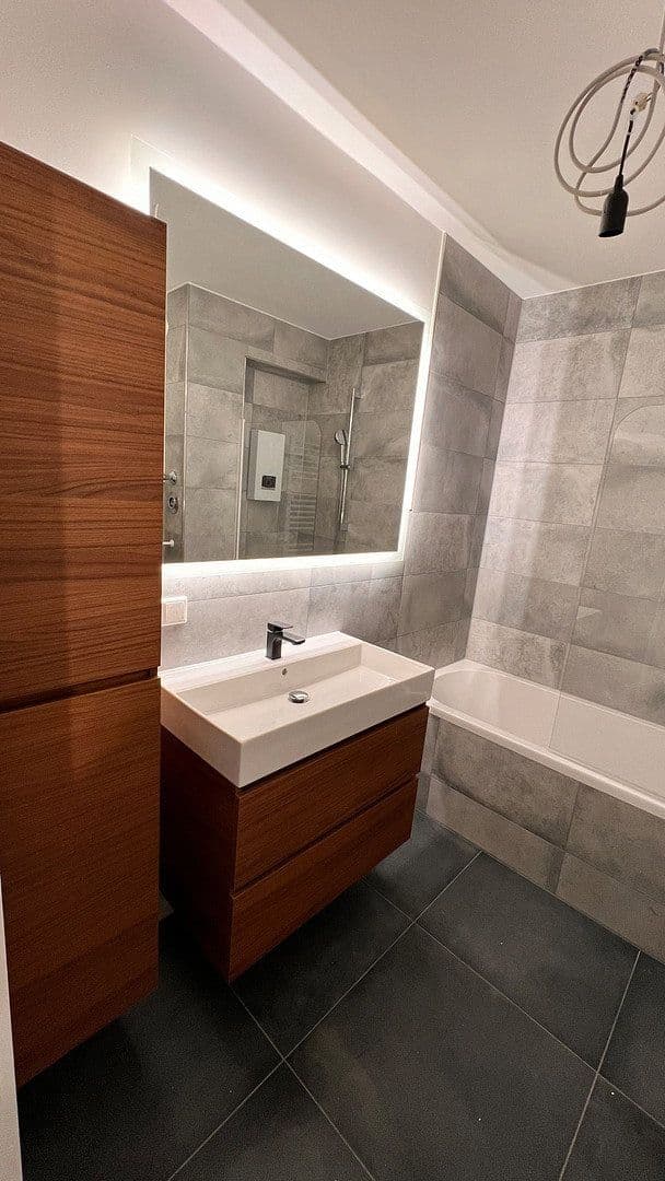 Prenájom bytu 3-izbový 77 m², Mettmann, Severné Porýnie - Westfálsko Prenájom bytu 3-izbový 77 m², Mettmann, Severné Porýnie - Westfálsko