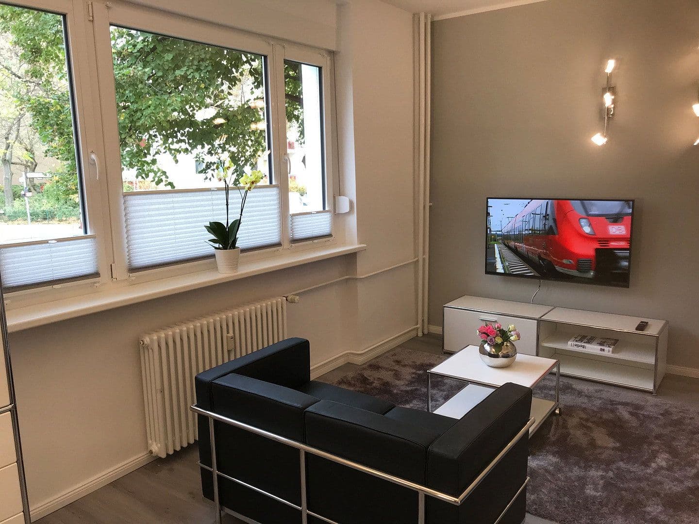 Prenájom bytu 1-izbový 35 m², Prinzregentenstr. 88, BERLIN, Berlín Prenájom bytu 1-izbový 35 m², Prinzregentenstr. 88, BERLIN, Berlín