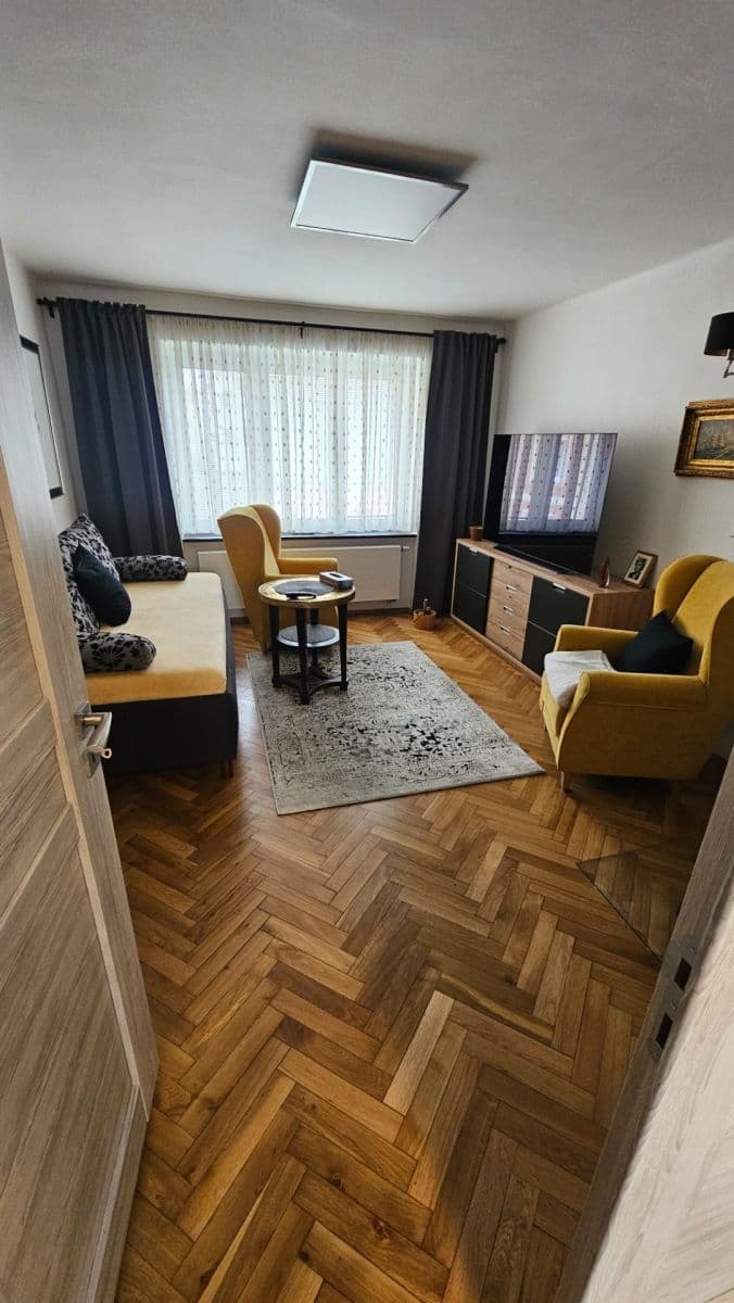 Prenájom bytu 2-izbový 51 m², Barákova, Roudnice nad Labem, Ústecký kraj Prenájom bytu 2-izbový 51 m², Barákova, Roudnice nad Labem, Ústecký kraj