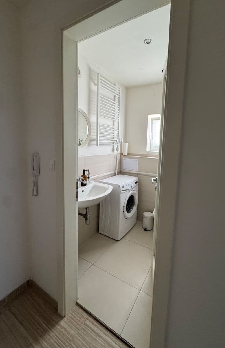 Prenájom bytu 1-izbový 27 m², V Závětří, Praha, Praha Prenájom bytu 1-izbový 27 m², V Závětří, Praha, Praha