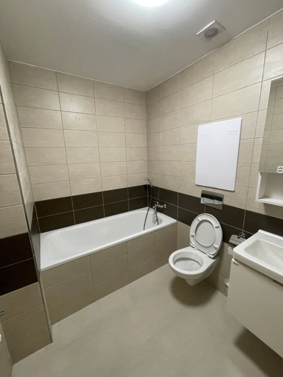 Prenájom bytu 1-izbový 36 m², Říční, Svitavy, Pardubický kraj Prenájom bytu 1-izbový 36 m², Říční, Svitavy, Pardubický kraj
