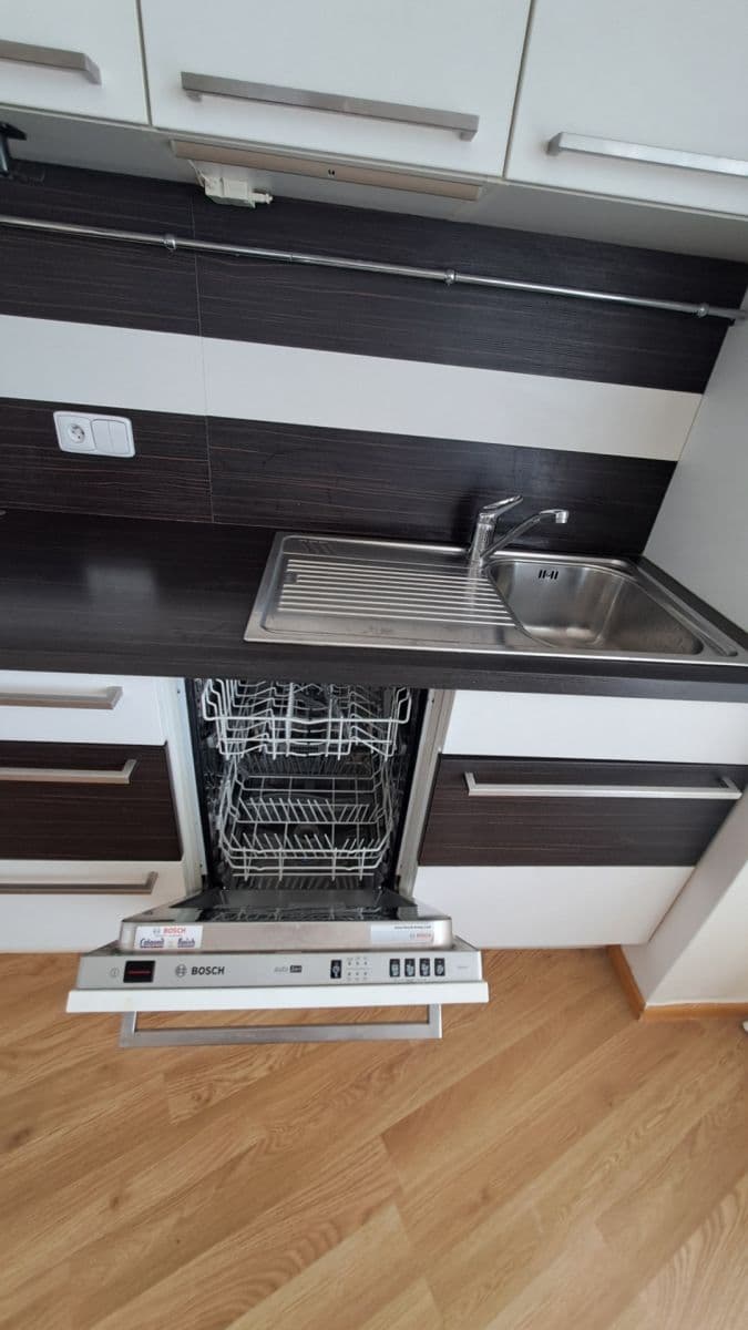 Prenájom bytu 2-izbový 59 m², Milotická, Praha, Praha Prenájom bytu 2-izbový 59 m², Milotická, Praha, Praha