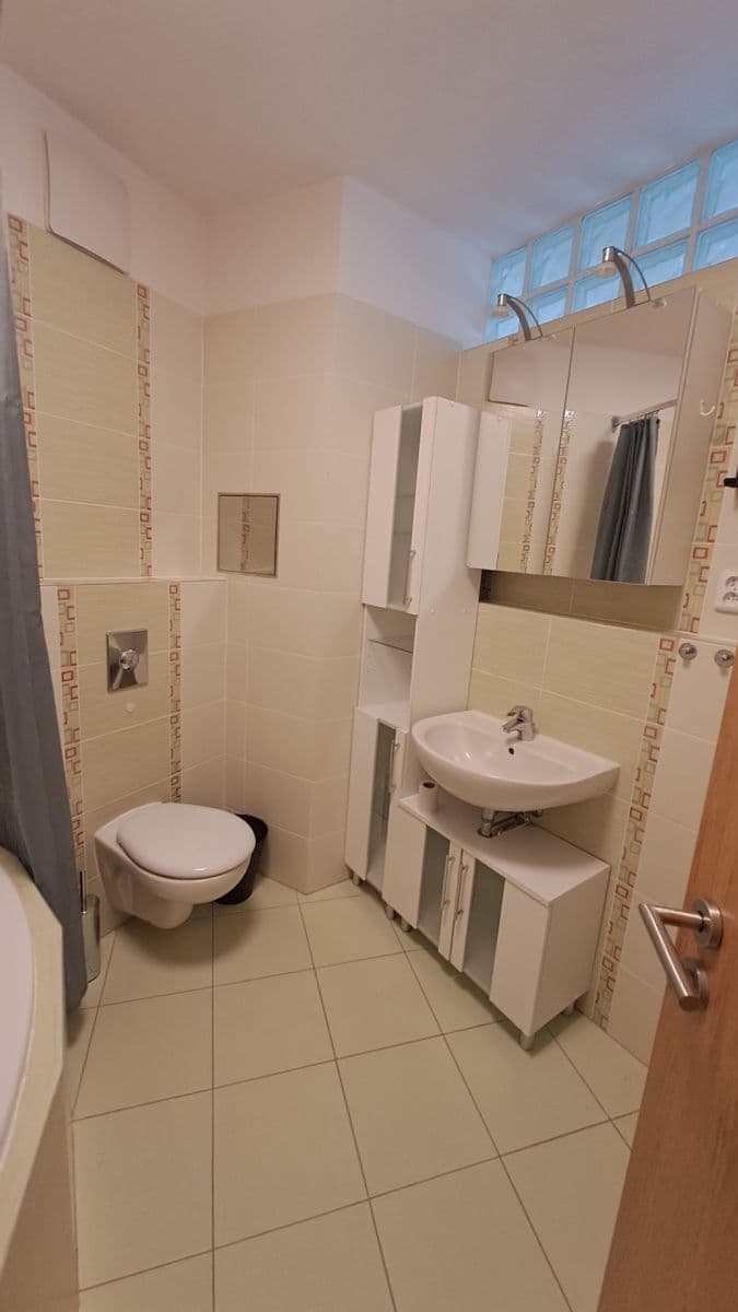 Prenájom bytu 2-izbový 59 m², Milotická, Praha, Praha Prenájom bytu 2-izbový 59 m², Milotická, Praha, Praha