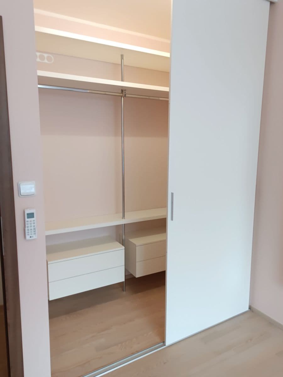 Prenájom bytu 3-izbový 104 m², Zakšínská, Praha, Praha Prenájom bytu 3-izbový 104 m², Zakšínská, Praha, Praha