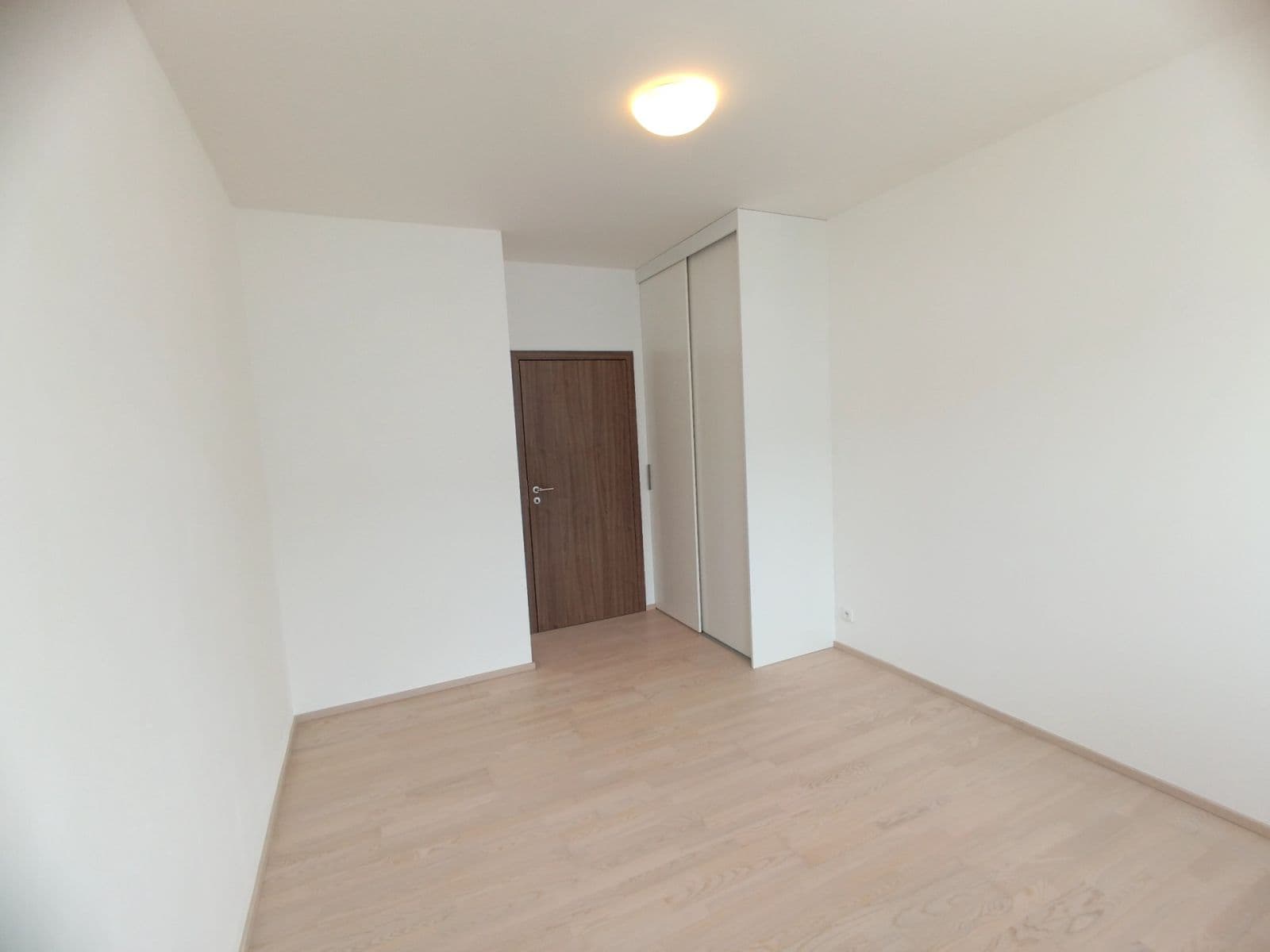 Prenájom bytu 3-izbový 104 m², Zakšínská, Praha, Praha Prenájom bytu 3-izbový 104 m², Zakšínská, Praha, Praha